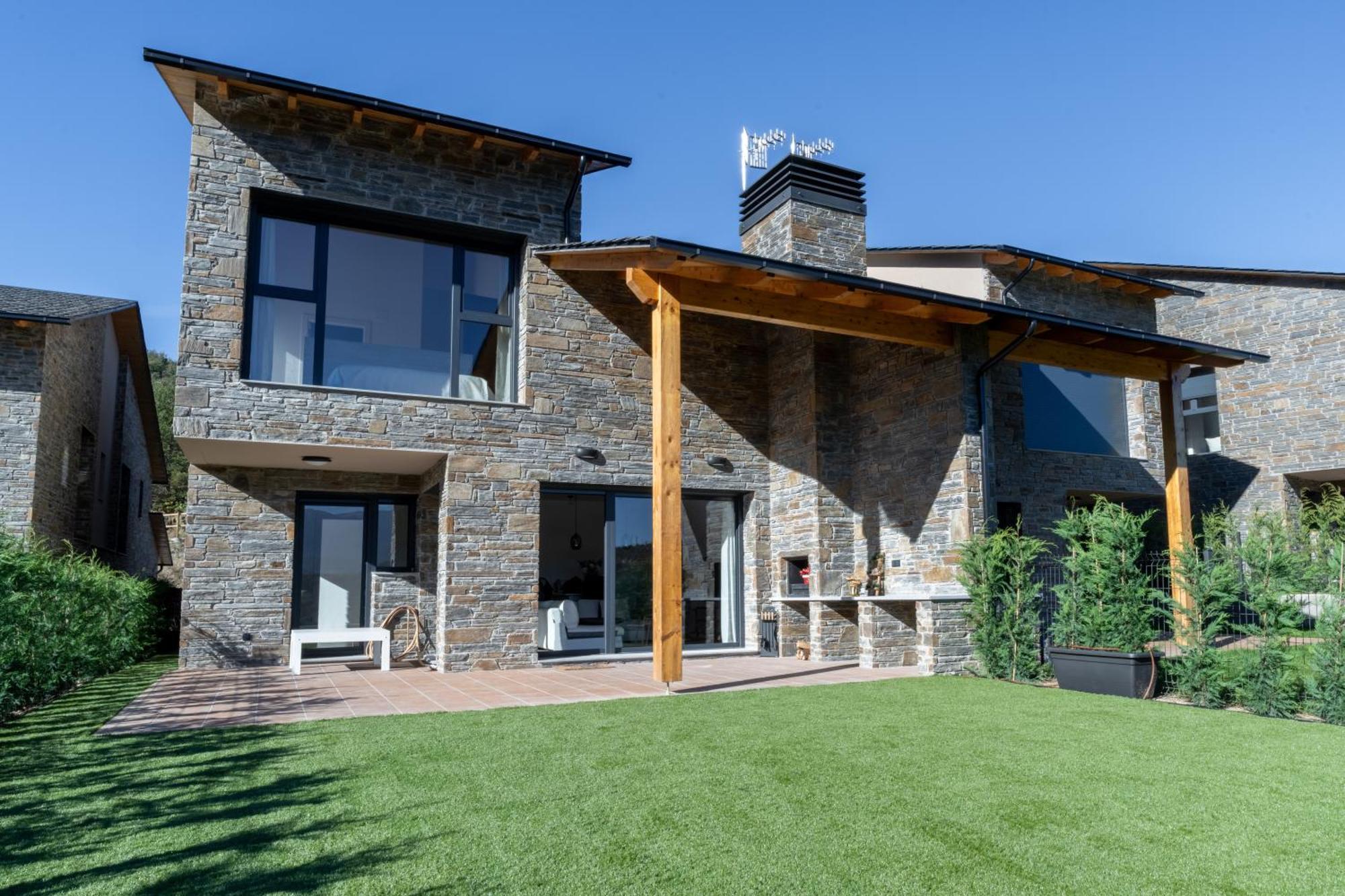 Сasa de vacaciones De Lujo En Alt Urgell, Pirineos. Aravell